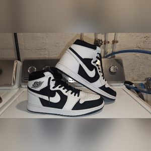 Jordan 1 'Tuxedo' 2018